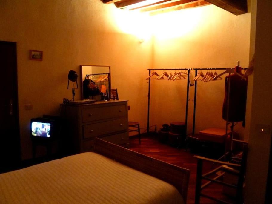 Romantic Apt In San Frediano Florence Exterior photo