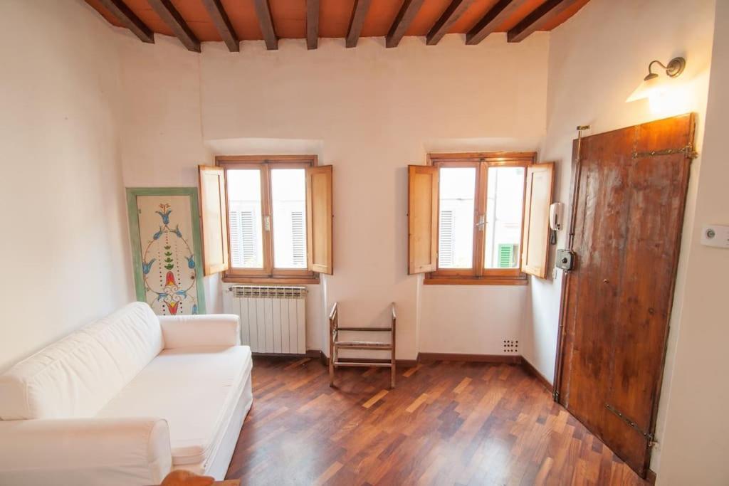 Romantic Apt In San Frediano Florence Exterior photo